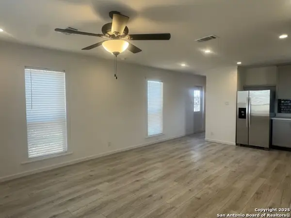 213 W. White, Pleasanton, TX 78064