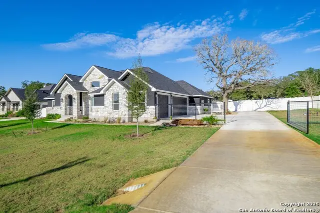 108 Timber Heights, La Vernia, TX 78121 - Image #2