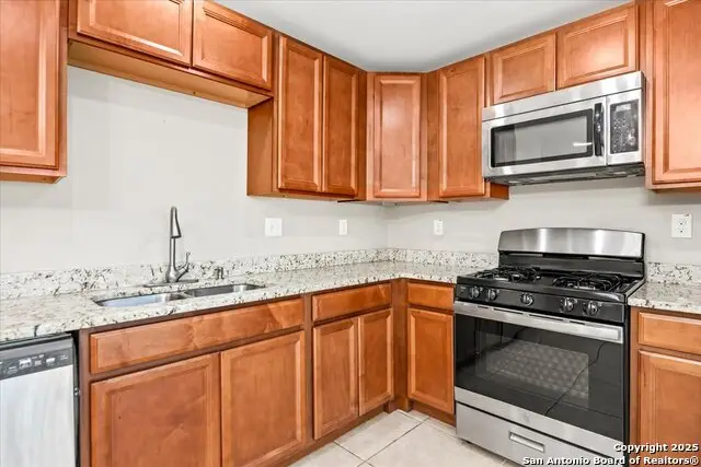 6903 Neston Dr, San Antonio, TX 78239 - Image #2