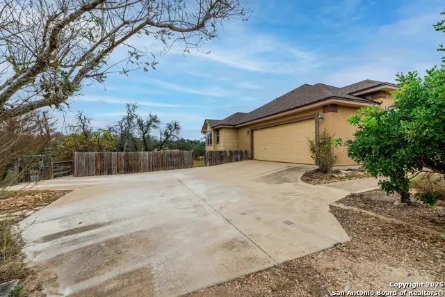 406 Cherry Mountain Loop, Fredericksburg, TX 78624 - Image #3