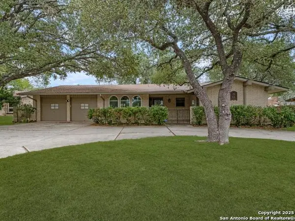 8718 Midcrown, Windcrest, TX 78239