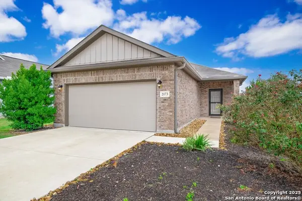 2173 Hiddenbrooke Pass, Seguin, TX 78155