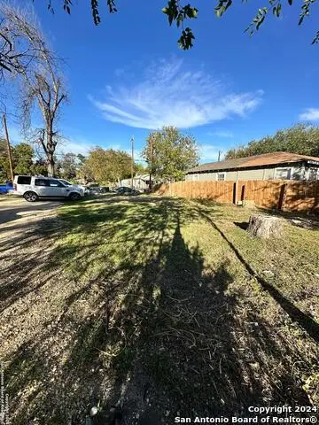 214 E Lachapelle, San Antonio, TX 78204 - Image #3