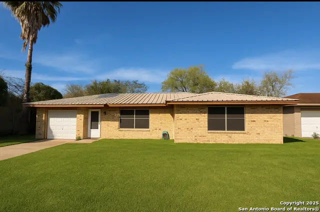 902 W Flournoy, Beeville, TX 78102 - Image #2