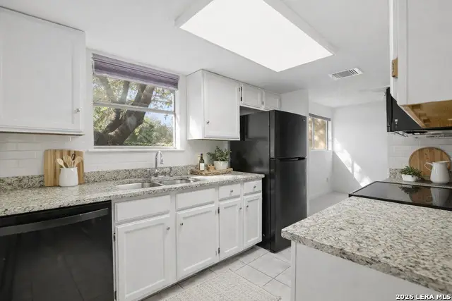 8702 Stream Cir, San Antonio, TX 78250 - Image #3