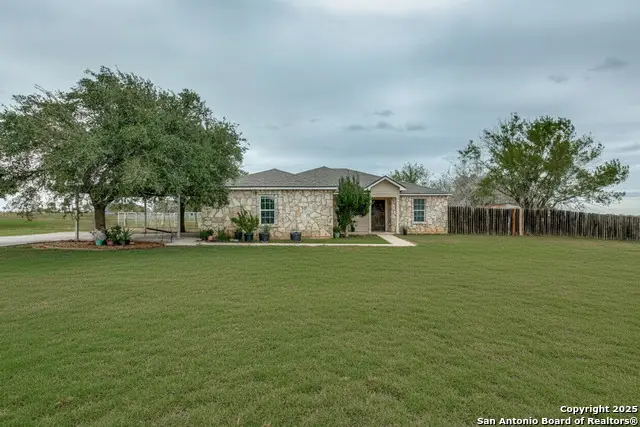 745 Cimarron Square, Poteet, TX 78065 - Image #3