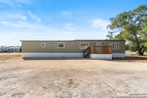 401 Uvalde Oaks Dr, Uvalde, TX 78801