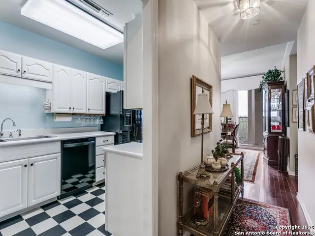 1 Towers Park Ln #412, San Antonio, TX 78209 - Image #2
