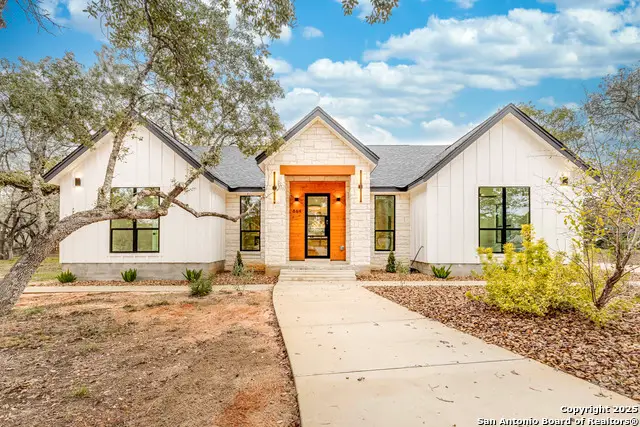 864 Paddy Rd, Floresville, TX 78114 - Image #3