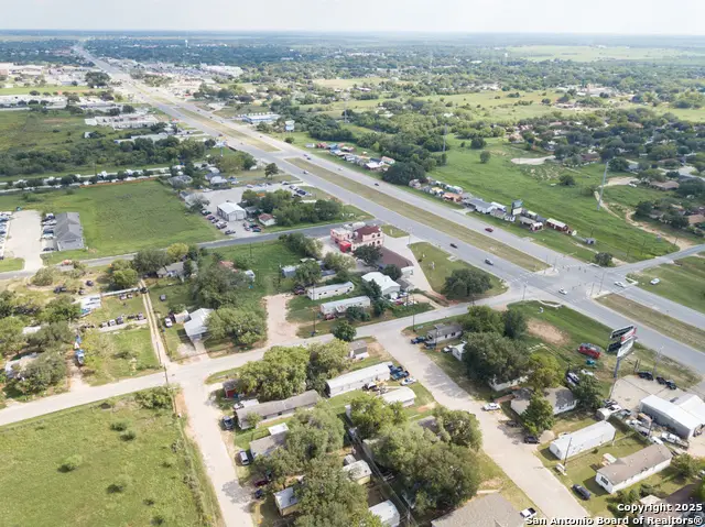 1804 Sutherland Springs, Floresville, TX 78114 - Image #2