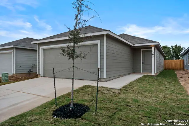 7302 Brownleaf Dr, San Antonio, TX 78227 - Image #1