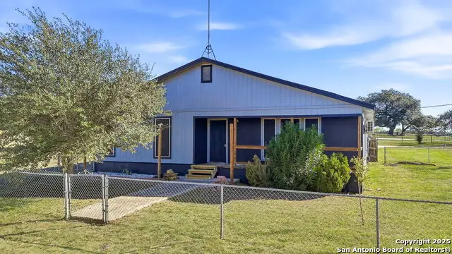 1037 County Road 7711, Devine, TX 78016 - Image #1