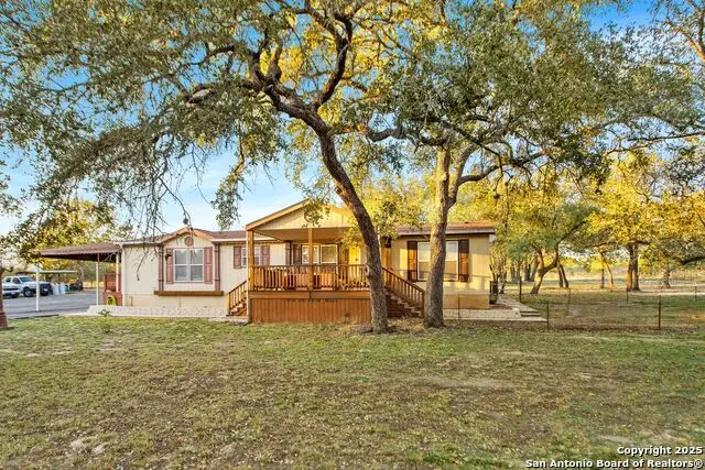 1218 Eagle Creek, Floresville, TX 78114 - Image #3