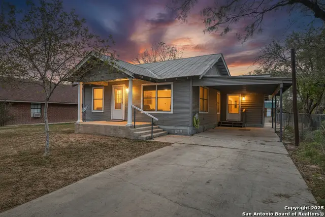 214 W Frio, Uvalde, TX 78801 - Image #1