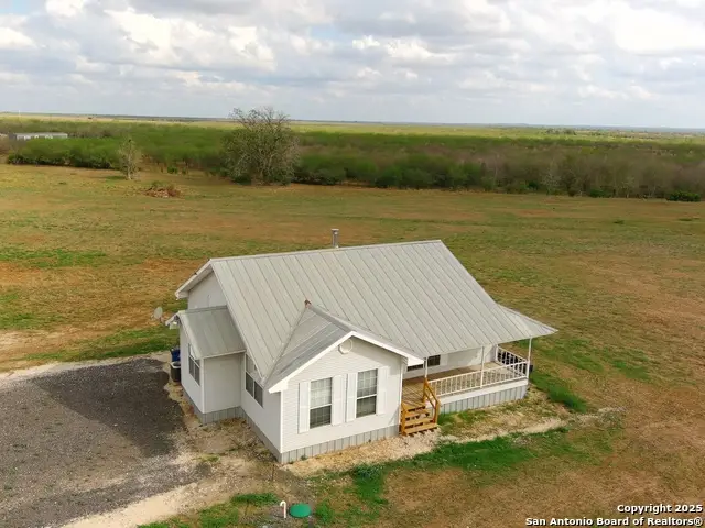 501 S Parker, Nixon, TX 78140 - Image #1