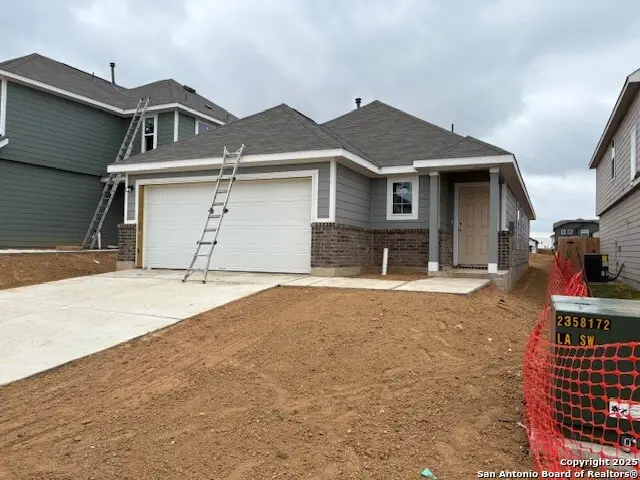 8555 Catnip Pass, Elmendorf, TX 78112 - Image #2