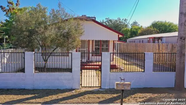 2507 Flores, Laredo, TX 78040 - Image #2
