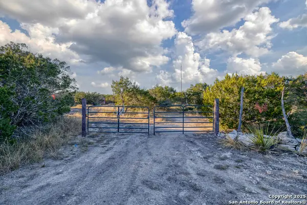 18-B New Leona Ranch, Brackettville, TX 78832