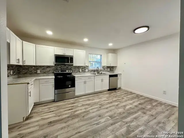 924 Allende, Seguin, TX 78155 - Image #3