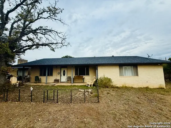 3394 Junction Hwy - B, Ingram, TX 78025