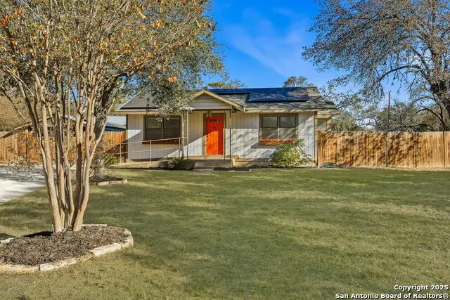 402 Mockingbird, Devine, TX 78016 - Image #1