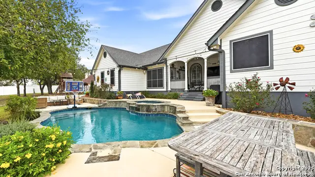 226 Broken Arrow, Floresville, TX 78114 - Image #1