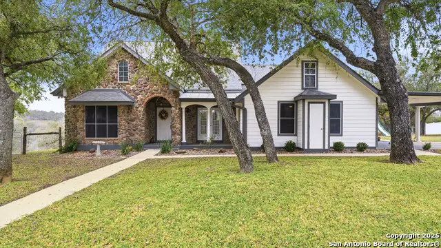 226 Broken Arrow, Floresville, TX 78114 - Image #2