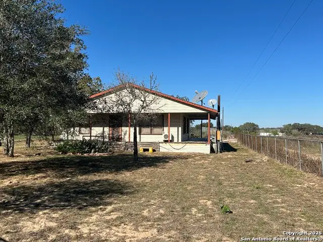 406 Hernandez, Poteet, TX 78065 - Image #2