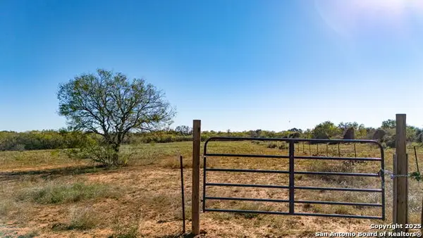 13710 Us Highway 87, Adkins, TX 78101