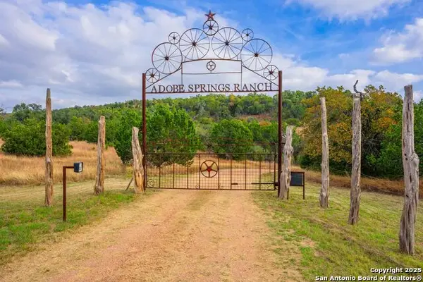 7625 N State Highway 16, Fredericksburg, TX 78624