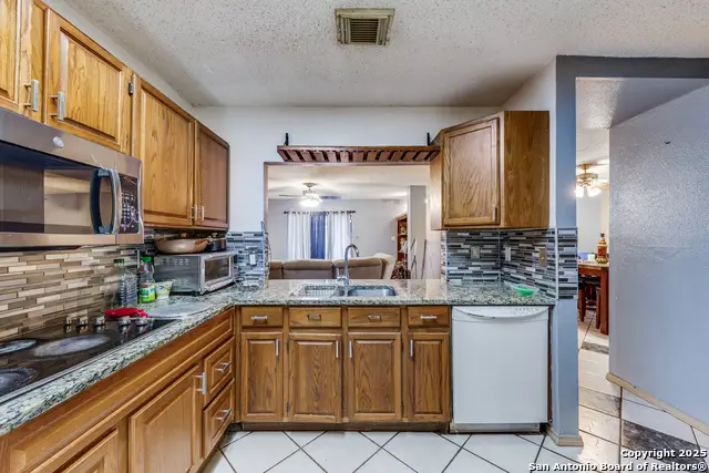 11335 Tabletop Ln, San Antonio, TX 78245 - #2
