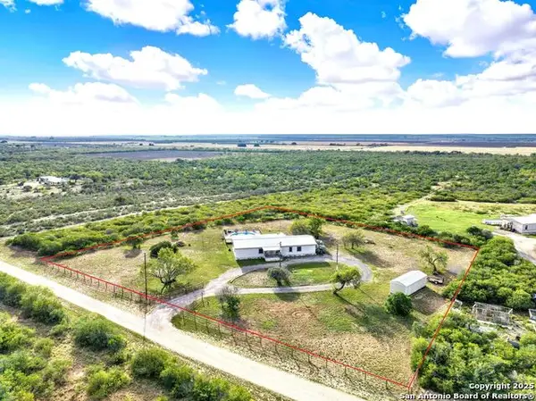 498 Private Road 4222, Dhanis, TX 78850