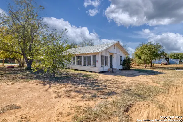 719 E Trinity, Pearsall, TX 78061 - Image #1