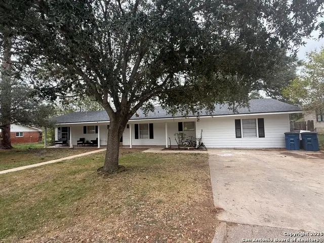 1410 F, Floresville, TX 78114 - Image #3