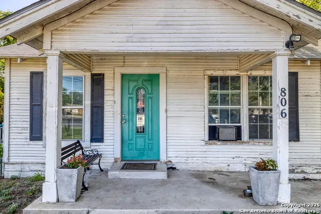 806 S Park St, Uvalde, TX 78801 - Image #3