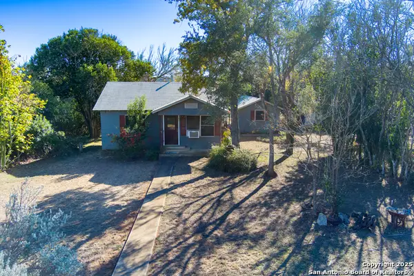 805 Evergreen, Comfort, TX 78013