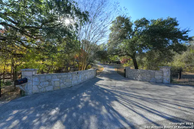 105 Shane Ln, Boerne, TX 78006 - Image #2