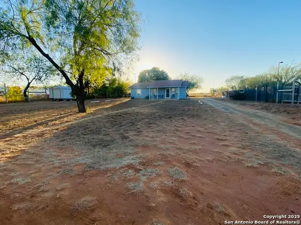 17480 S Ih35, Dilley, TX 78017