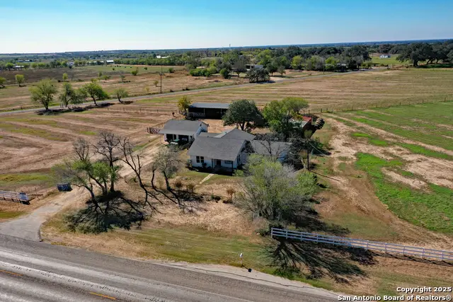 461 Highway 173 S, Devine, TX 78016 - Image #2