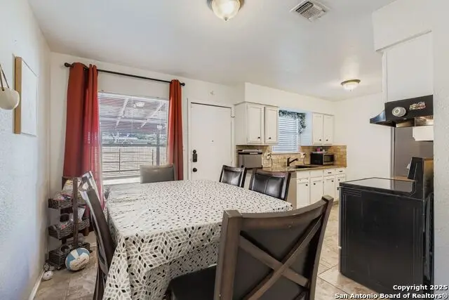9411 Cliff Way, San Antonio, TX 78250 - Image #3