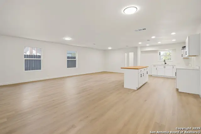 1223 W Mally, San Antonio, TX 78224 - Image #2