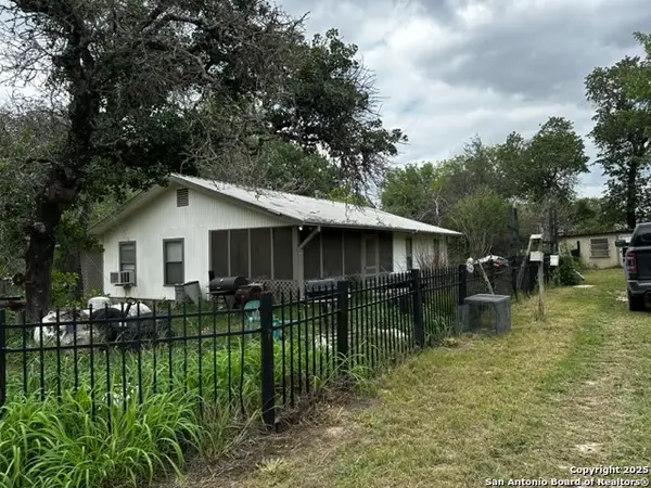 145 Highland Rd, Poteet, TX 78065