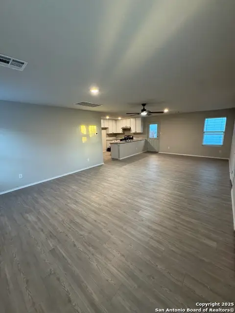 10531 Varmus, Converse, TX 78109 - Image #3