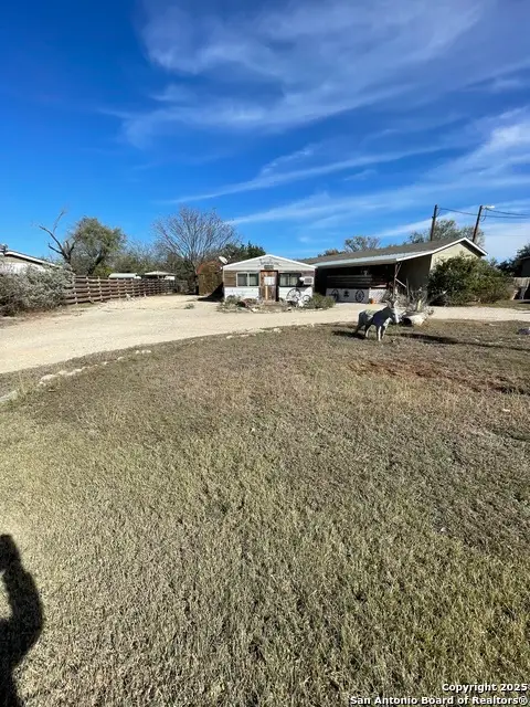 449 Mountain View, Bandera, TX 78003