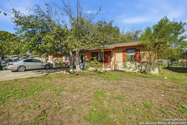 235 Meadow, New Braunfels, TX 78130 - Image #2