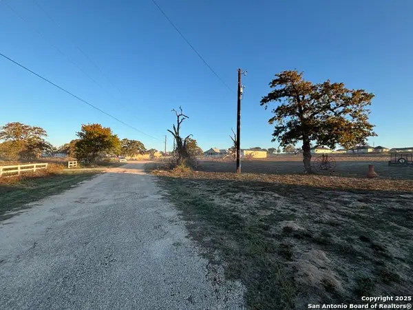 410 Shady, La Vernia, TX 78121