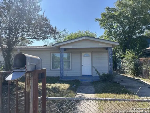 2618 Lombrano St, San Antonio, TX 78228