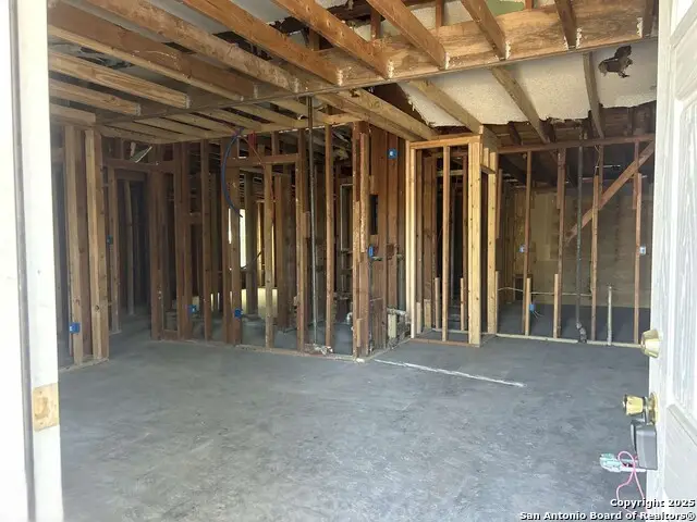 2618 Lombrano St, San Antonio, TX 78228 - Image #2