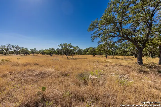 000 Cattlemans Crossing Dr, Kerrville, TX 78023 - Image #1