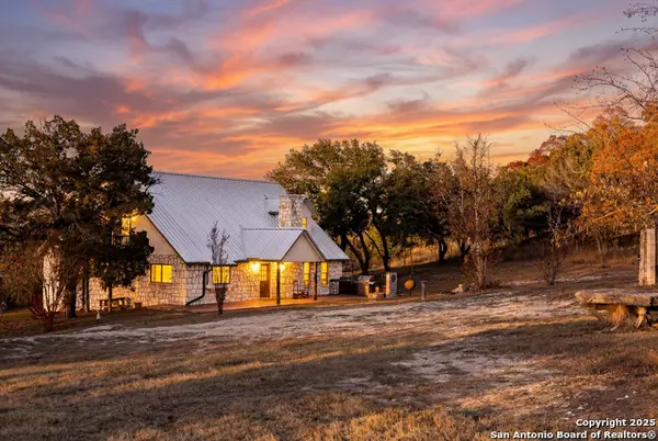 230 Cade Loop, Ingram, TX 78025